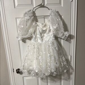 Elegant White Floral Women’s Mini Dress